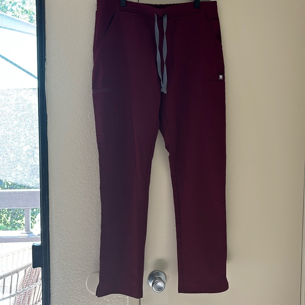 Figs- Yola- Burgundy- Medium- Regular length